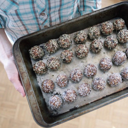 Superfood Granola Balls