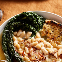Shallot Brothy Beans