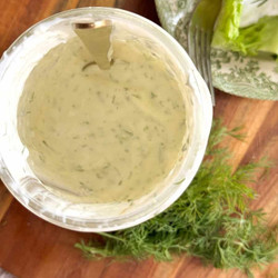 Simple Creamy Dill Salad Dressing