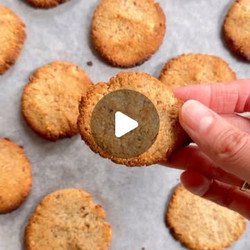 Almond Cookies With Dates