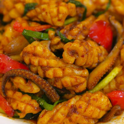 Spicy Stir-fry Squid with Garlic Chives