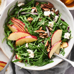Arugula And Apple Salad With Goat Cheese And Pecans