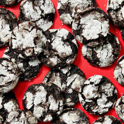 4-ingredient Chocolate Crinkle Cookies