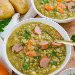 Grüne Erbsensuppe