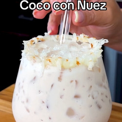 Agua Fresca De Coco Con Nuez