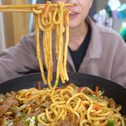 Udon Noodle Stir Fry Beef