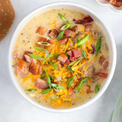 Instant Pot Cheeseburger Soup