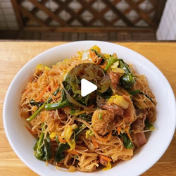 Filipino Pancit Bihon