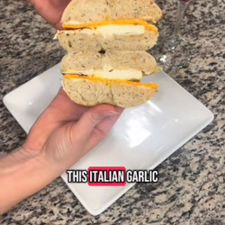 I T A L I A N G A R L I C B A G E L