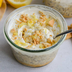 Lemon Cheesecake Overnight Oats