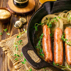 Smoked Brats With Beer And Onion