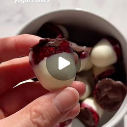 Choc Raspberry Yogurt Bites