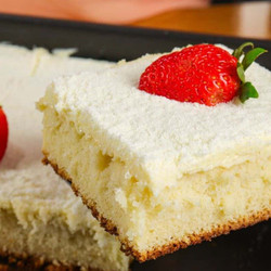 Bolo Gelado De Leite Ninho Molhadinho E Delicioso Com Cobertura Que Não Vai Ao Fogo