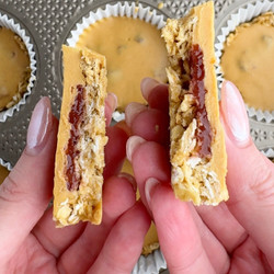 Pb+j Oat Cups
