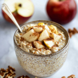 Apple Cinnamon Overnight Oats
