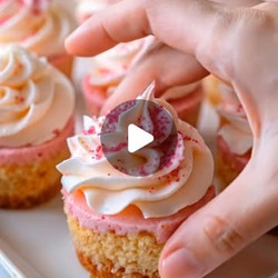 Strawberry Cheesecake Cupcakes
