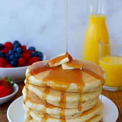 Light And Fluffy Buttermilk Pancakes