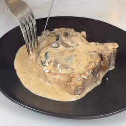 Crockpot Pork Chops with Gravy