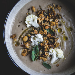 Soupe De Topinambours, Chou-fleur Et Lait De Noisettes