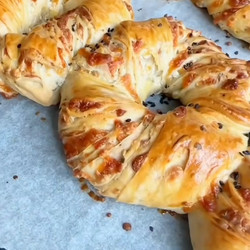 Feta &amp; Mozzarella Buns