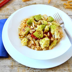 Romanesco Pasta With Lemon &amp; Garlic And Tomato Chilli Sauce