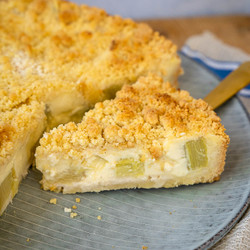 Rhabarber Pudding Streuselkuchen