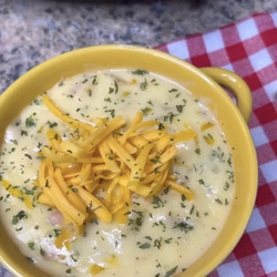 Slow Cooker Cheesy Ham And Potato Soup