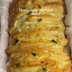 Cheesy Garlic Pull-apart Bread