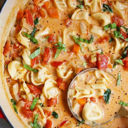 Creamy Tomato Cheese Tortellini Soup