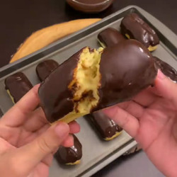 Eclairs