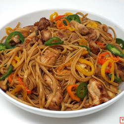 Chicken And Pepper Noodles