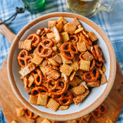 "cheesy" Homemade Chex Mix