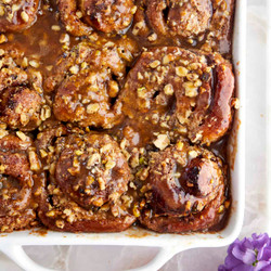 Cinnamon Rolls With Nuts Recipe