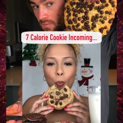 7 Calorie High Protein Chocolate Chip Blondie Bar