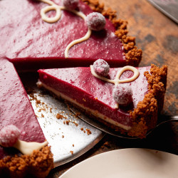 No-bake Vegan Cranberry Tart With White Chocolate And Biscoff Cookie Crust