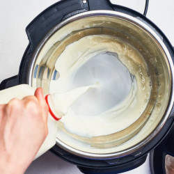 How To Make Yogurt In An Instant Pot (step-by-step)