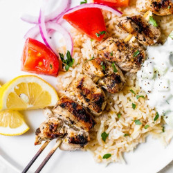 Grilled Chicken Kabobs With Cucumber Yogurt Sauce