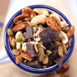 How To Build A Healthy Trail Mix