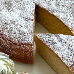 Torta Al Latte Caldo