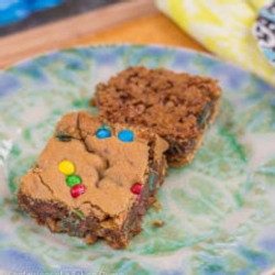 Pretzel Crusted M&amp;M Blondies