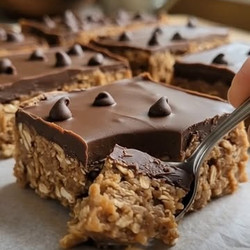 Healthy No-bake Peanut Butter Oat Bars With Melty Chocolate Top