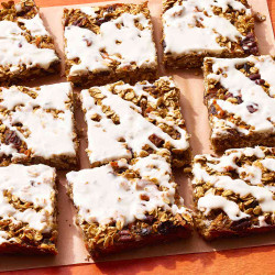 Carrot Cake Oatmeal Bars