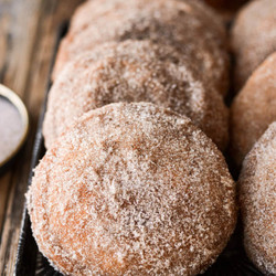 Mini Apple Pies With Cinnamon Sugar