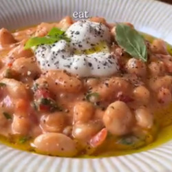 Creamy Tomato &amp; Basil Beans