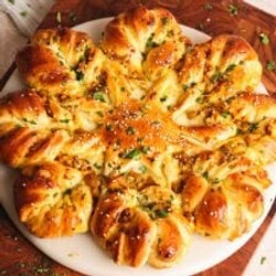 Tandoori Chicken Star Bread