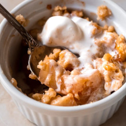 Cardamom Apple Crumble