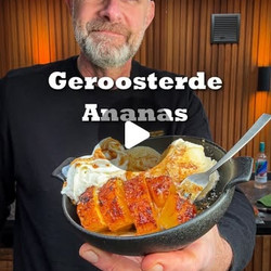 Gegrilde Ananas Met Kokos-rum Saus