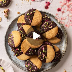 3-ingredient Almond Flour Shortbread Cookies