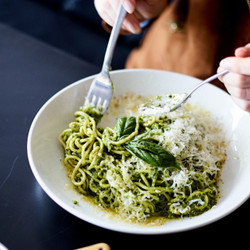 Monsterella’s Spaghetti With Spinach And Macadamia Pesto