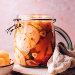 Daikon Kimchi (vegan Kkakdugi)